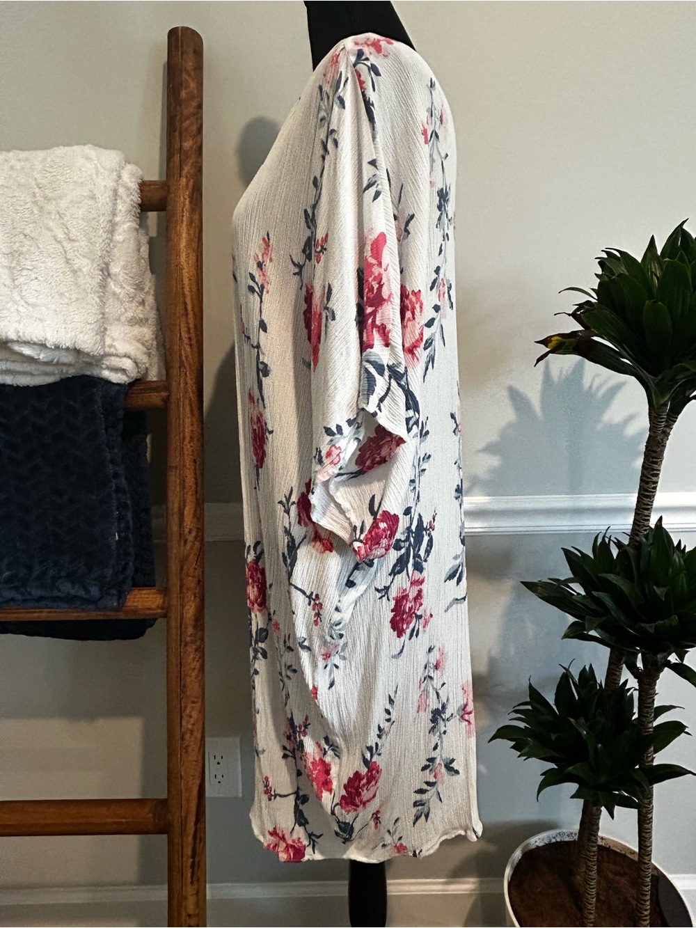 Moral Fiber White Kimono Cardigan with Pink Floral Print Size Large - Picture 5 of 8